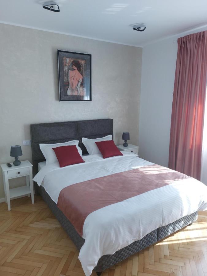 Water Lily Apartment Studio 2 Free Parking- Self Check-In Oradea Eksteriør billede