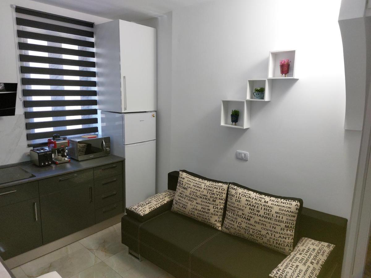 Water Lily Apartment Studio 2 Free Parking- Self Check-In Oradea Eksteriør billede