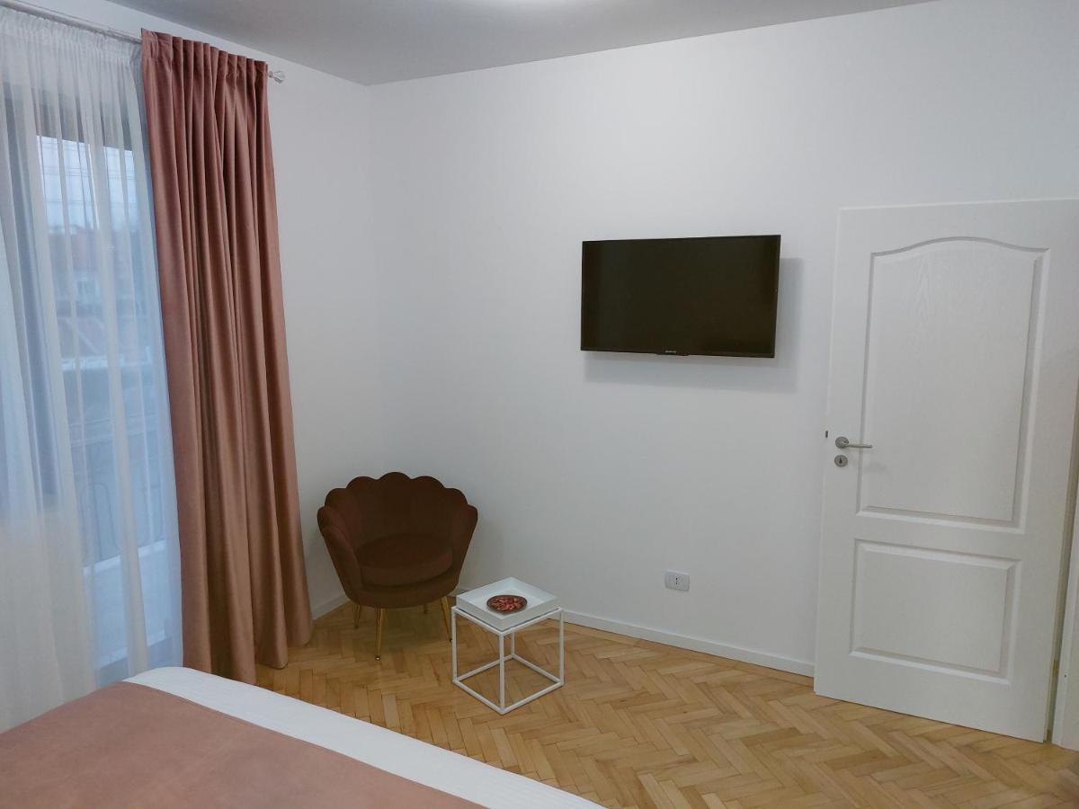 Water Lily Apartment Studio 2 Free Parking- Self Check-In Oradea Eksteriør billede