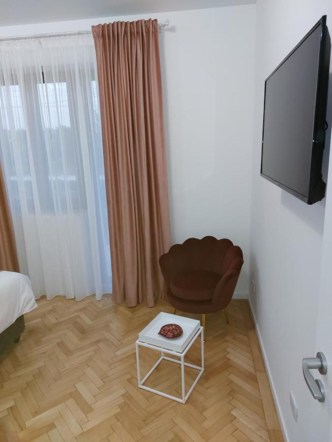 Water Lily Apartment Studio 2 Free Parking- Self Check-In Oradea Eksteriør billede