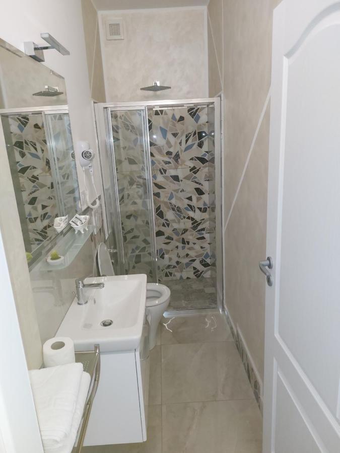 Water Lily Apartment Studio 2 Free Parking- Self Check-In Oradea Eksteriør billede