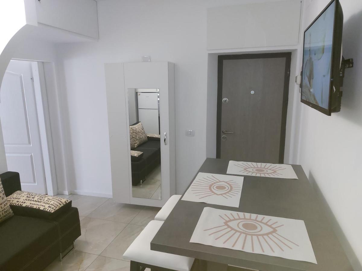 Water Lily Apartment Studio 2 Free Parking- Self Check-In Oradea Eksteriør billede