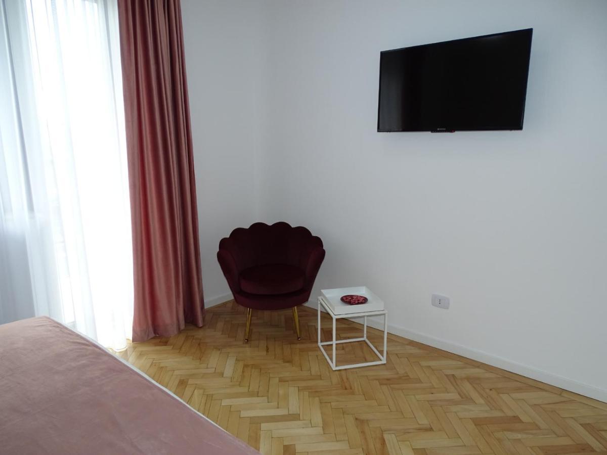 Water Lily Apartment Studio 2 Free Parking- Self Check-In Oradea Eksteriør billede