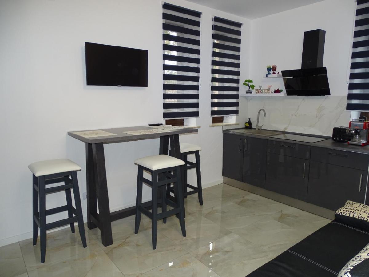 Water Lily Apartment Studio 2 Free Parking- Self Check-In Oradea Eksteriør billede