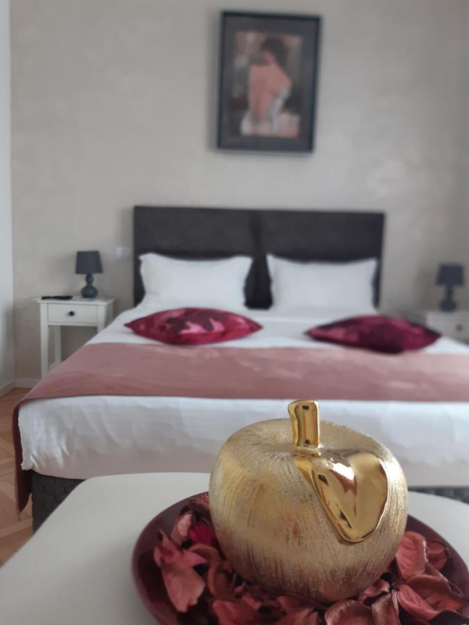 Water Lily Apartment Studio 2 Free Parking- Self Check-In Oradea Eksteriør billede